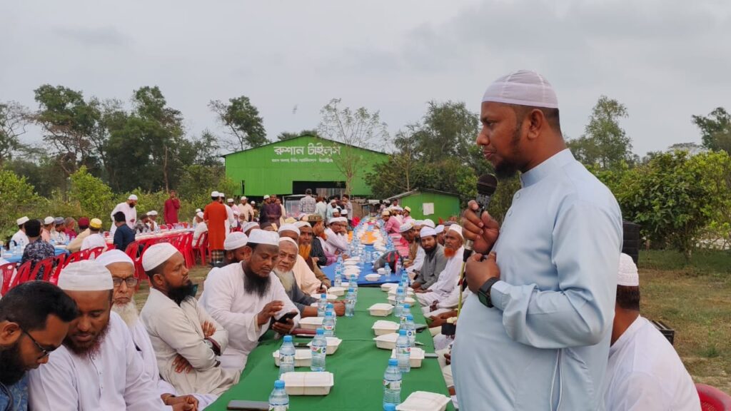 ইঞ্জিনিয়ার রকিব চৌধুরী রাজু ভাইয়ের উদ্যোগে ইফতার মাহফিল